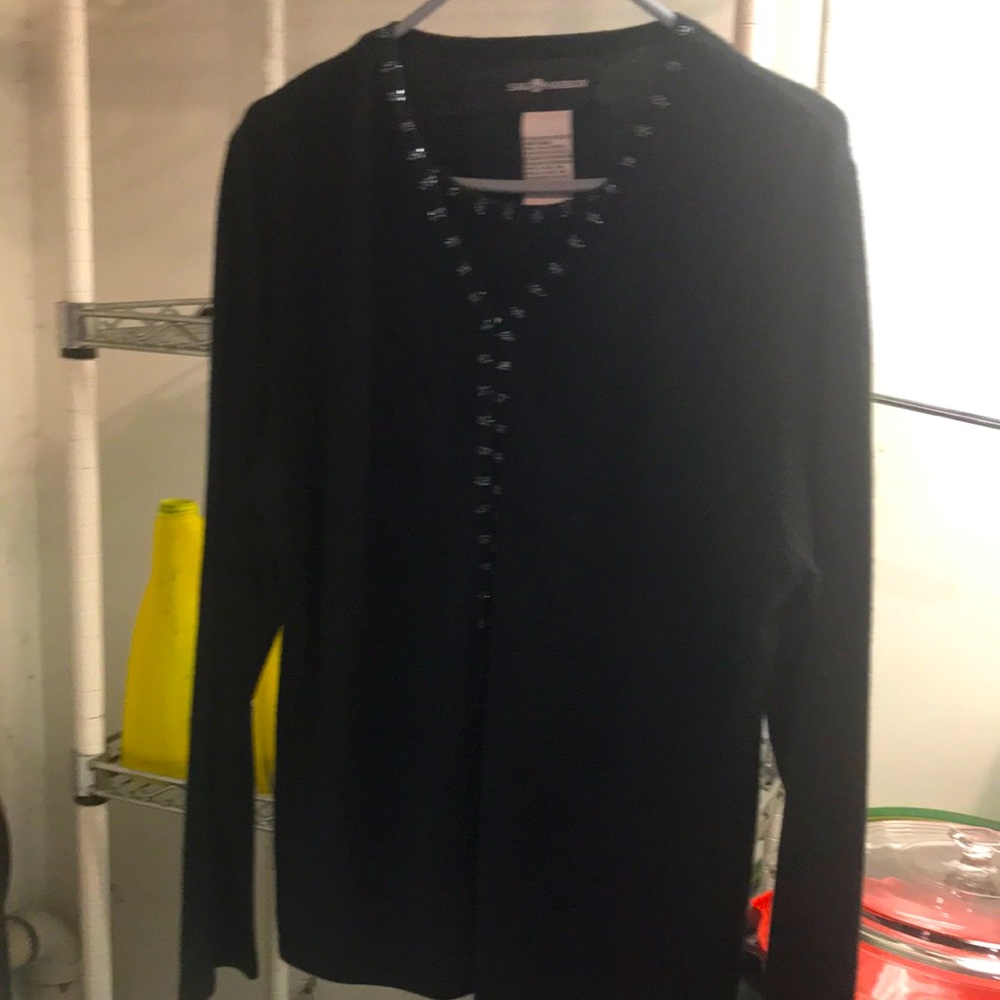 Ladies sag harbor sweater in new condition